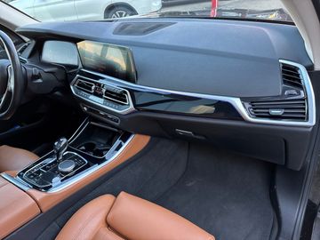 BMW X5 xDrive40i Gestiksteuerung Head-Up HK HiFi