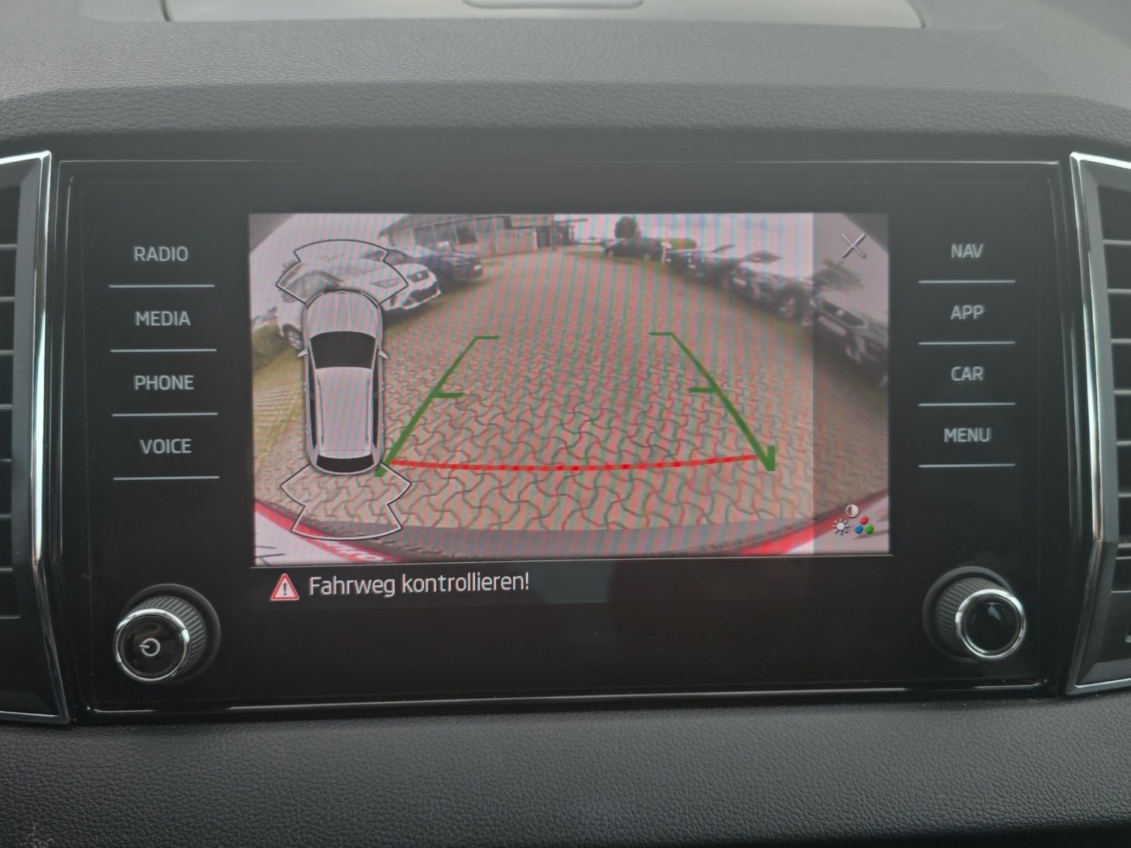 Fahrzeugabbildung SKODA Karoq Clever LED Navi AHK RFK VC SHZ