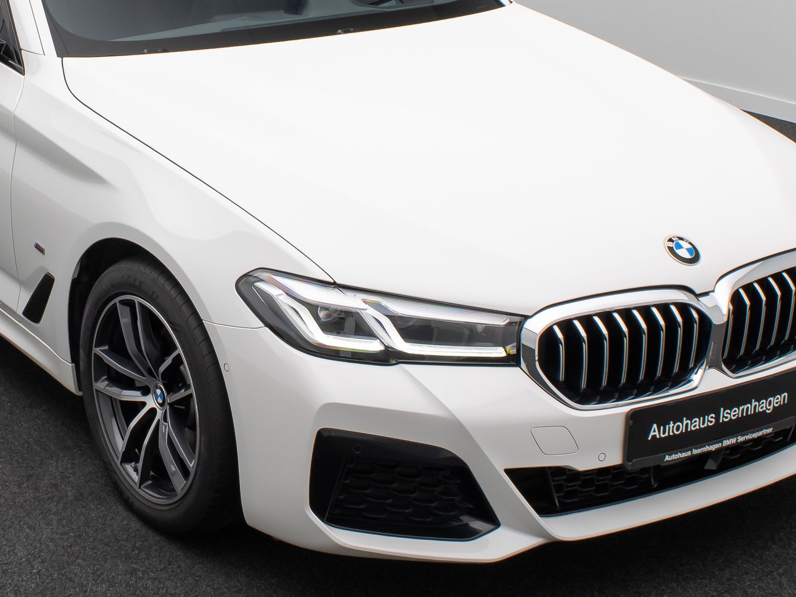 Fahrzeugabbildung BMW 520d xD M Sport HUD Kamera DAB Alarm AHK 18Zoll