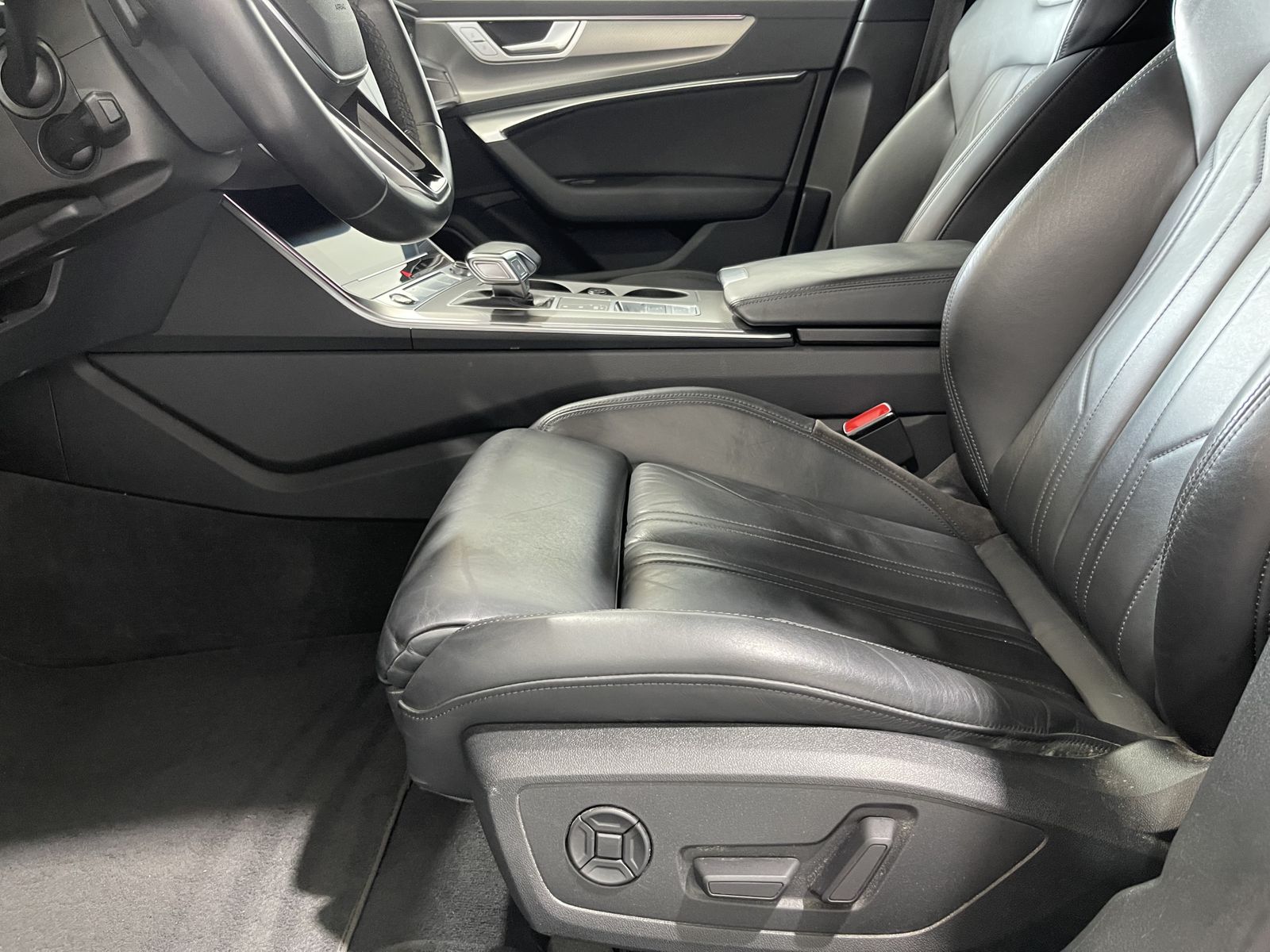 Fahrzeugabbildung Audi A6 40 TDI*Sport*LED*Leder*HUD*AHK*Pano*