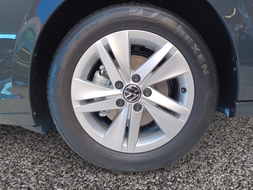 Fahrzeugabbildung Volkswagen Golf 1.5 TSI OPF Life LED, Shzg, Einparkhilfe