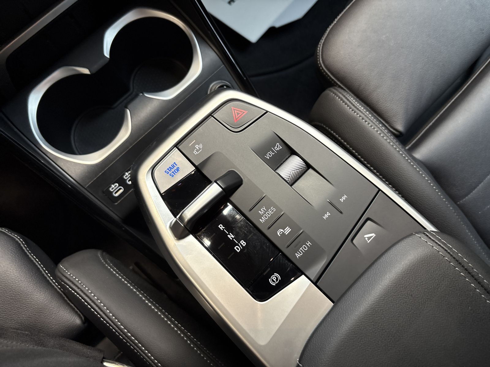 BMW iX2 - Bild 16