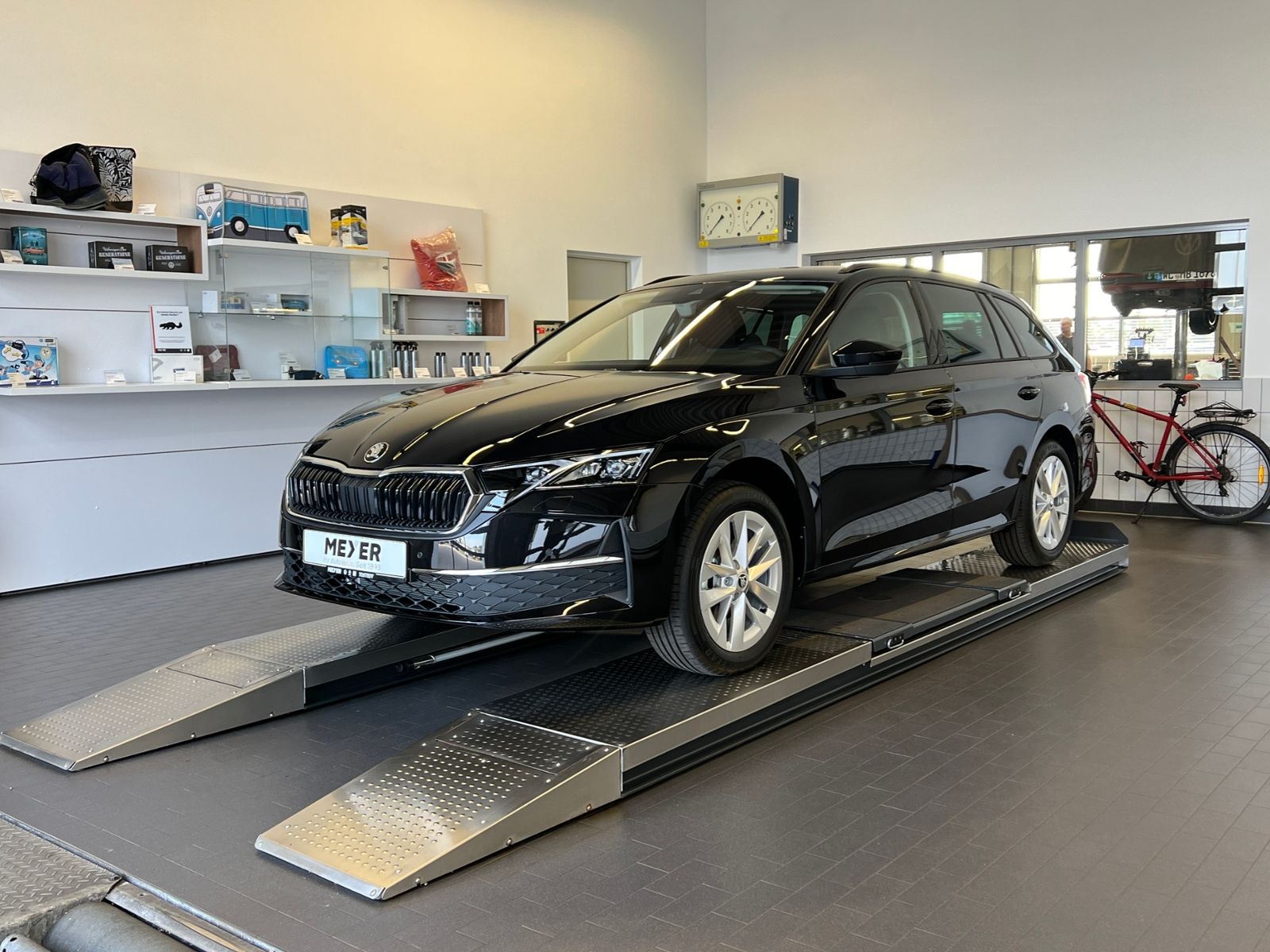Fahrzeugabbildung SKODA Octavia Combi Selection 2.0 TDI DSG *AHK,Navi*
