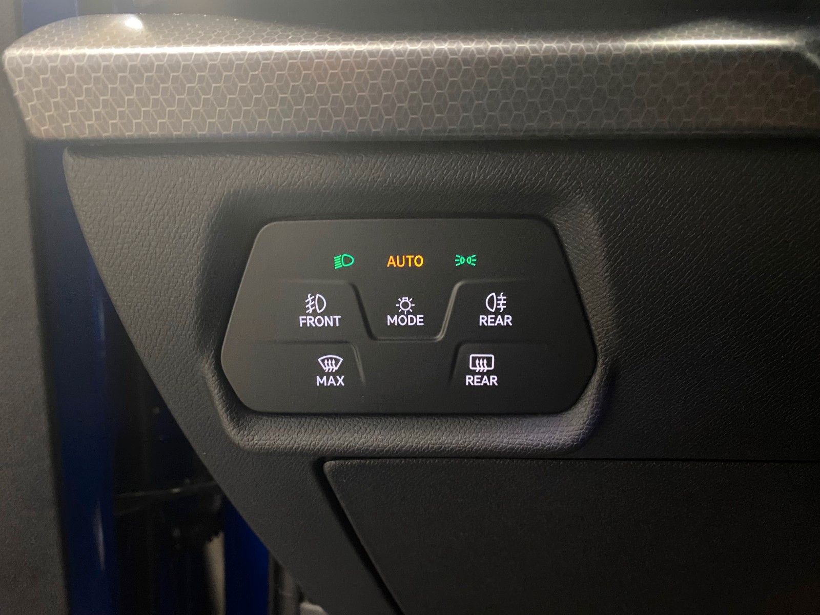 Fahrzeugabbildung SEAT Leon 1.5 TSI STYLE+R Kamera+ACC+3 Zonen KLIMA+BC