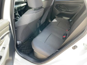 Toyota Yaris - 11