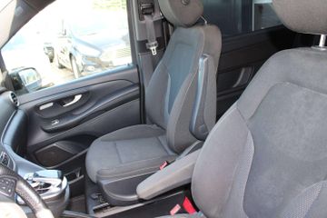 Mercedes V 220 - 7