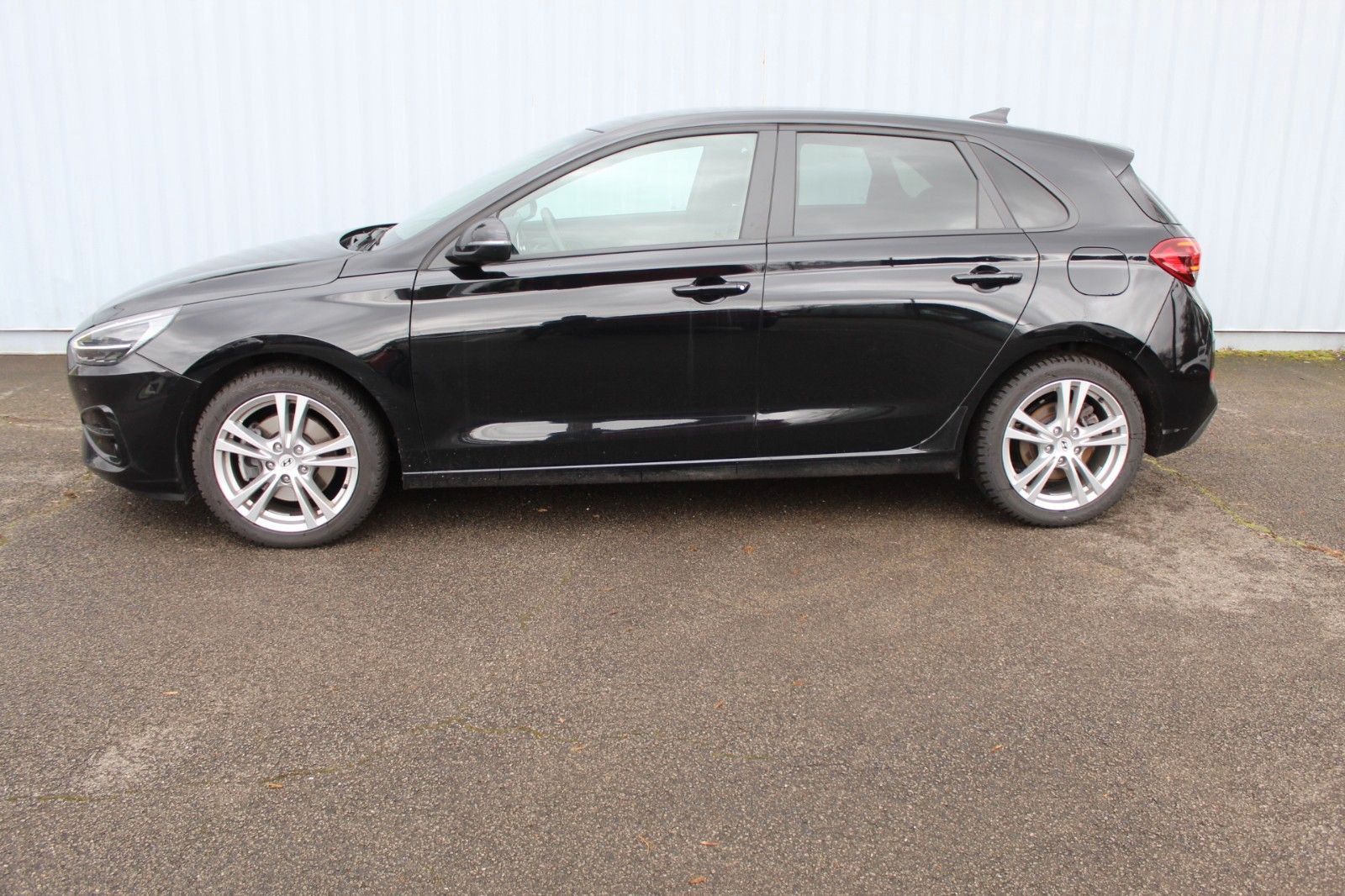 Fahrzeugabbildung Hyundai i30 Advantage Navi*Sitzh.*Kamera*LED*PDC