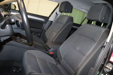 Volkswagen Passat - 8