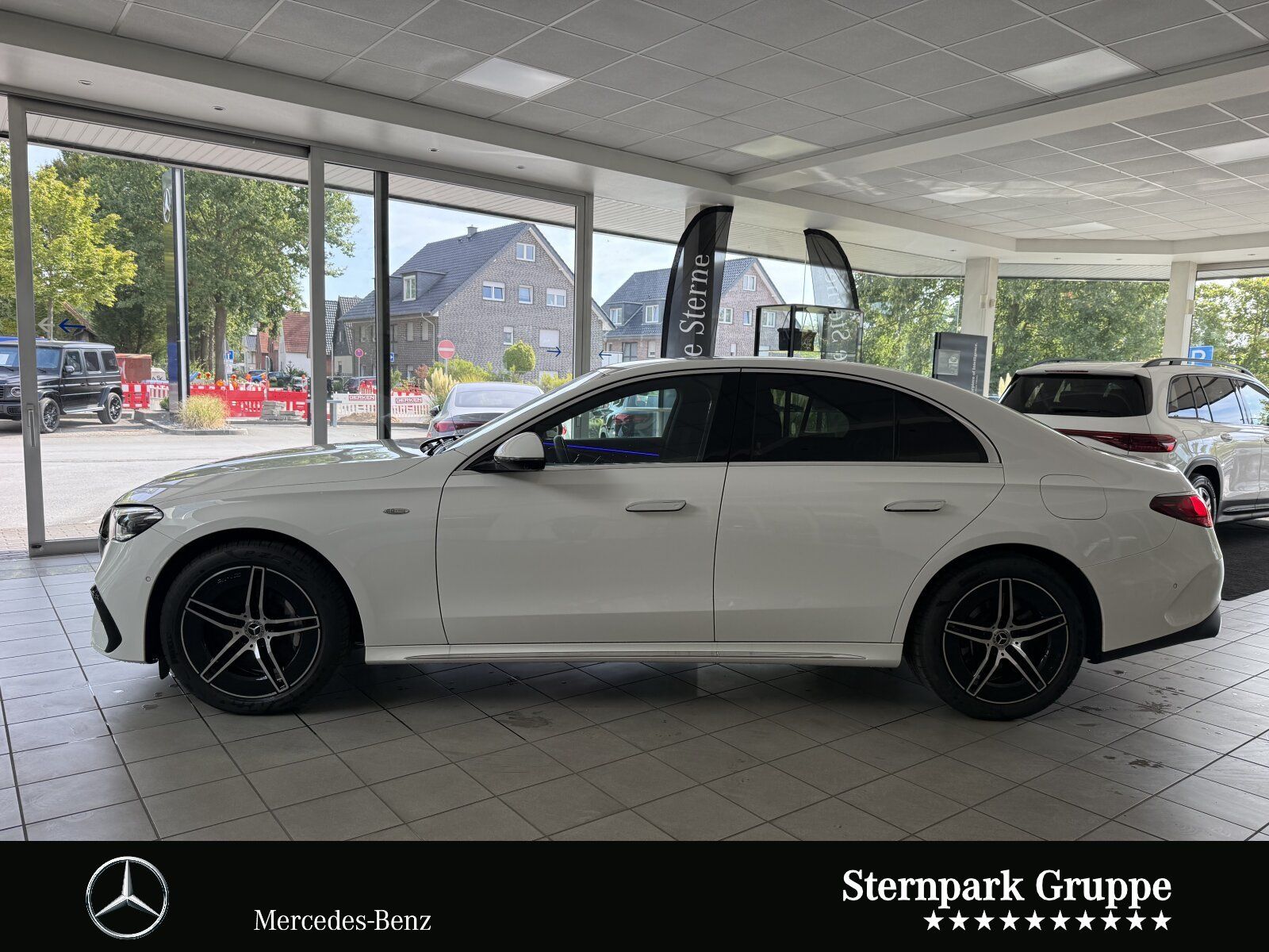 Mercedes-Benz E 300 e AMG+FAPA+HUD+DIGI+BUR+360+KEY+Winter+DC foto 2