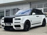 Rolls-Royce Cullinan/NOVITEC/WIDEBODY/24''/FOND-TV/STERNEHIM - weiße Rolls-Royce Cullinan