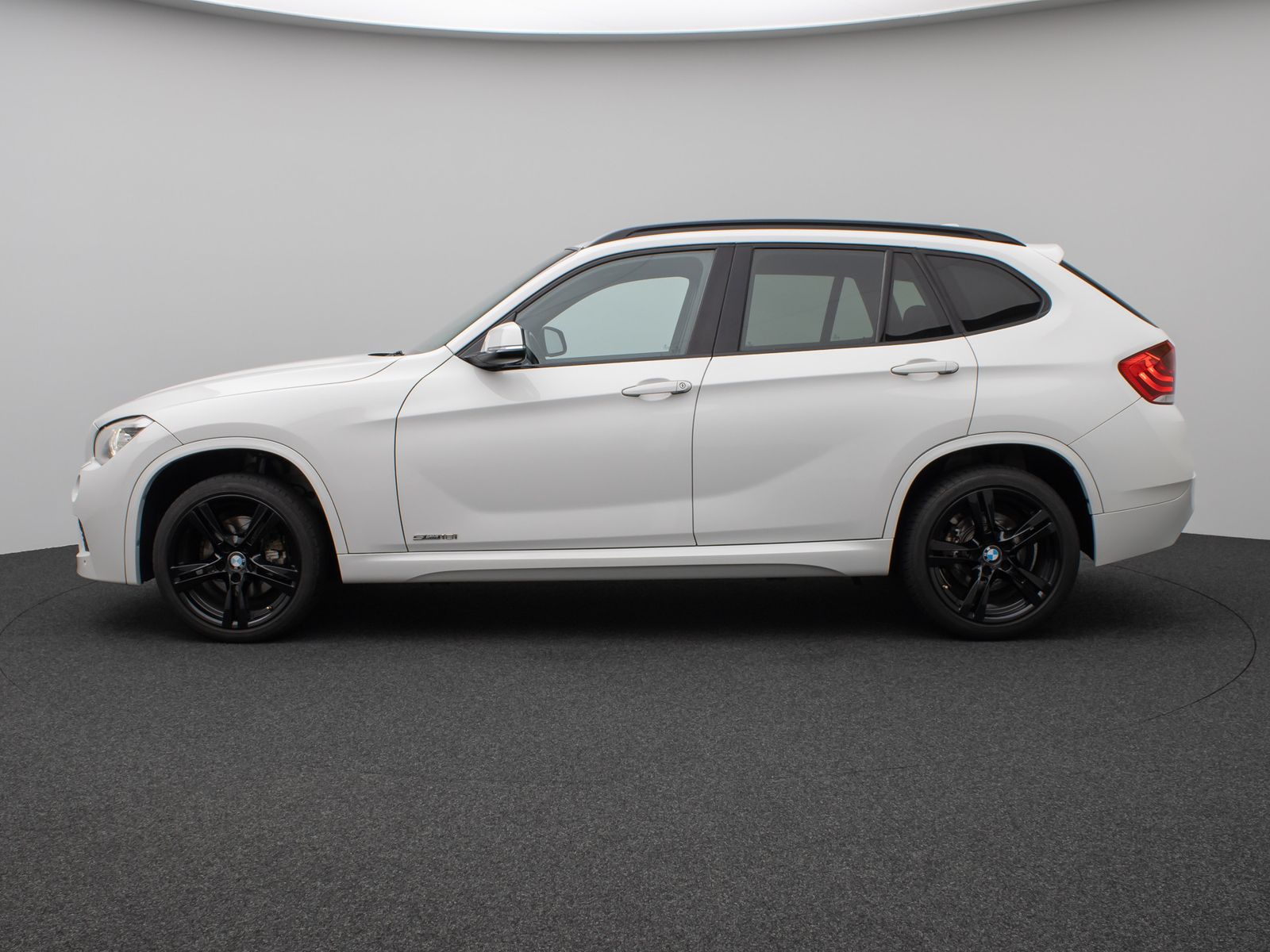 Fahrzeugabbildung BMW X1 sD18i M Sport Navi SitzhzgPDC Xenon AHK 8fach