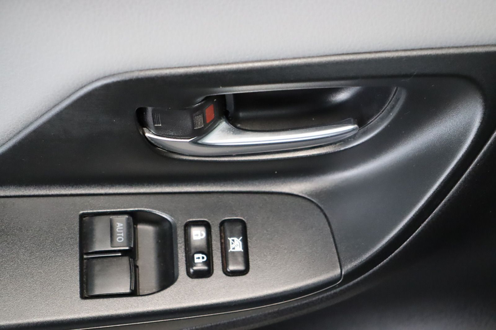 Fahrzeugabbildung Toyota Yaris * RFK * Sitzhzg. * Bluetooth Comfort