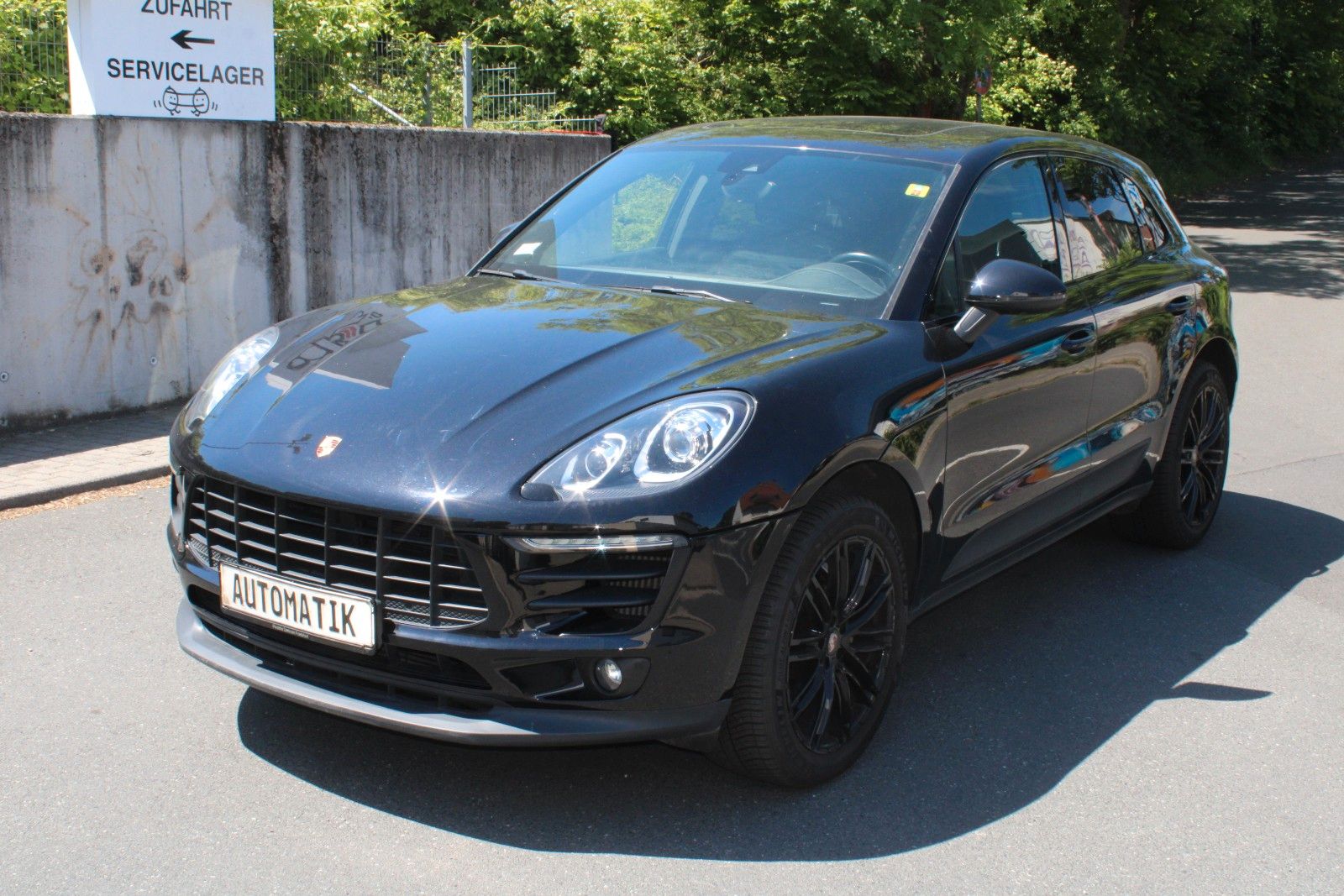 PORSCHE Macan