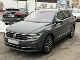 Volkswagen Tiguan Life 2.0TDI DSG*LED*HEAD UP*EURO6*1.HAND* - Volkswagen Tiguan: Eu