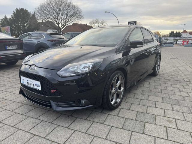 Ford Focus 2.0 EcoBoost ST NaviKlimaLMF