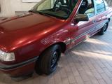 Opel Vectra A, 34 Jahre alt mit  Tüv bis 1... - gebrauchte Opel Vectra aus dem Jahr 1992