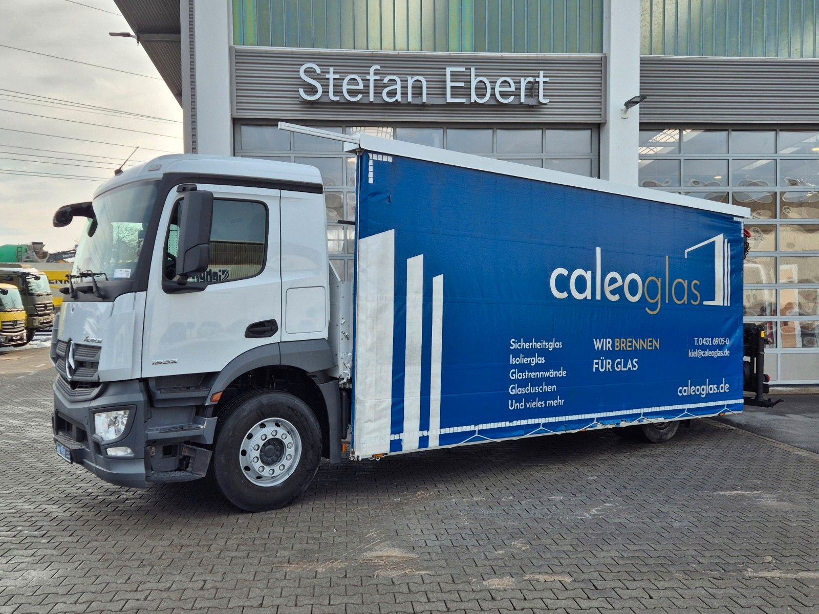Fahrzeugabbildung Mercedes-Benz Actros 1832 L Glaswand Palfinger PK 14502 Funk
