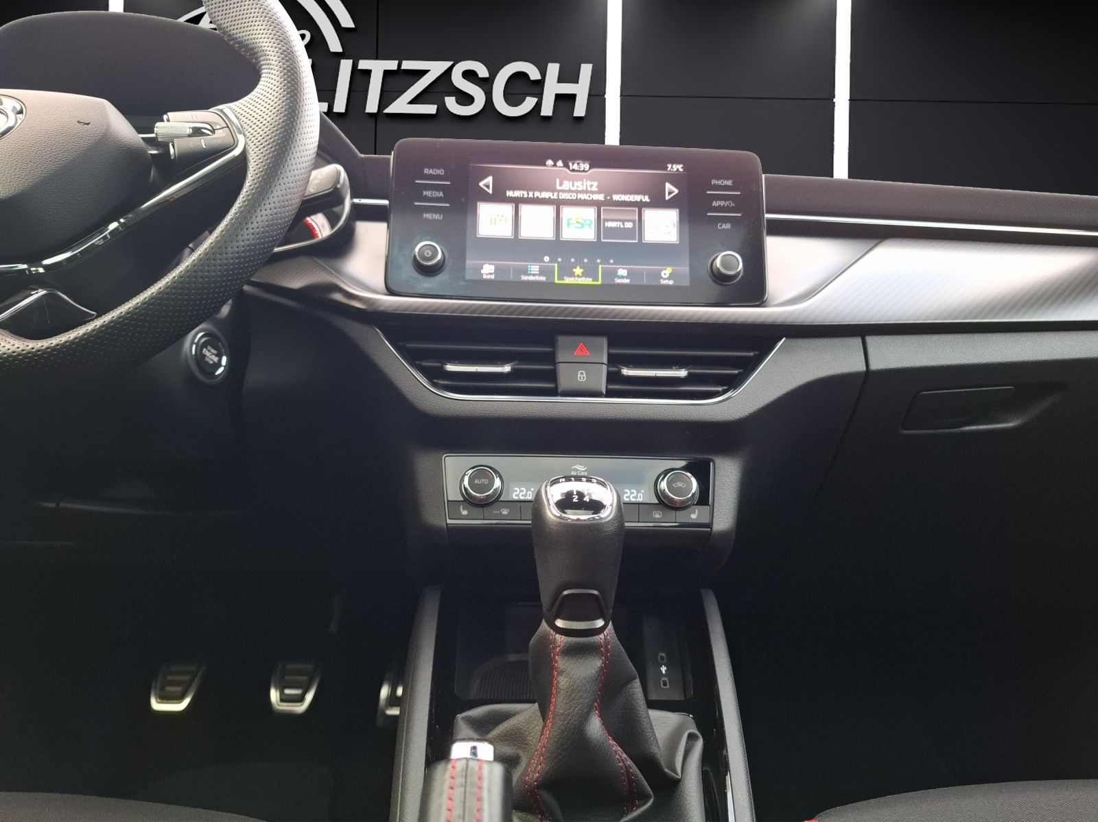 Fahrzeugabbildung SKODA Kamiq TSI Monte Carlo LED AHK Pano GRA PDC SH 18