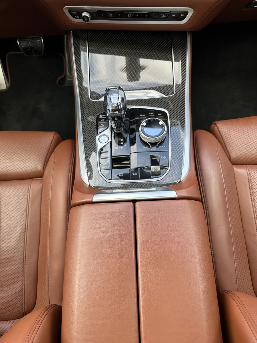 Fahrzeugabbildung BMW X5 xDrive30d M-Sport NAV+LED+AHK+360°+HUD+PANORA