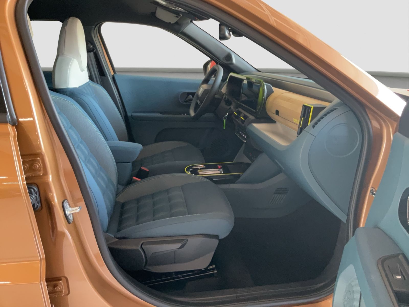 Fahrzeugabbildung Fiat Grande Panda Elektro La Prima + Winterpaket
