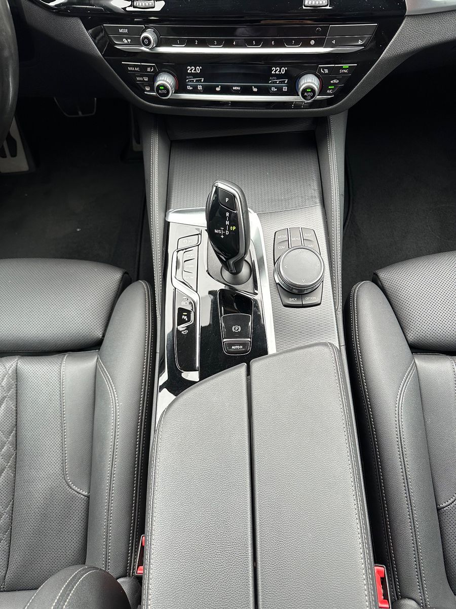 Fahrzeugabbildung BMW 530 e Touring M-Sport NAV+LED+AHK+ACC+360°+18ZO