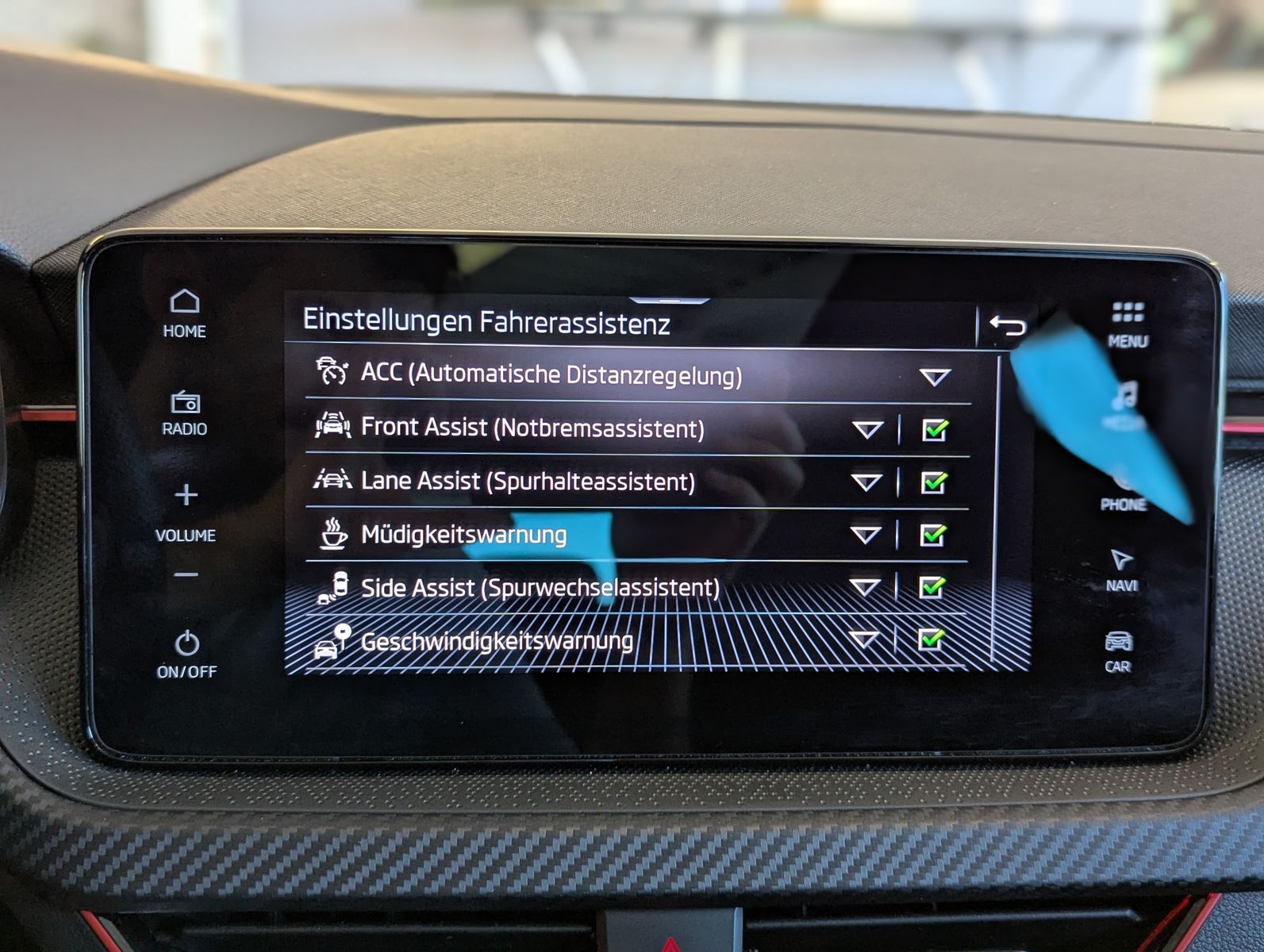 Fahrzeugabbildung SKODA Scala 1.5 TSI DSG Monte Carlo Kamera ACC LED 18"