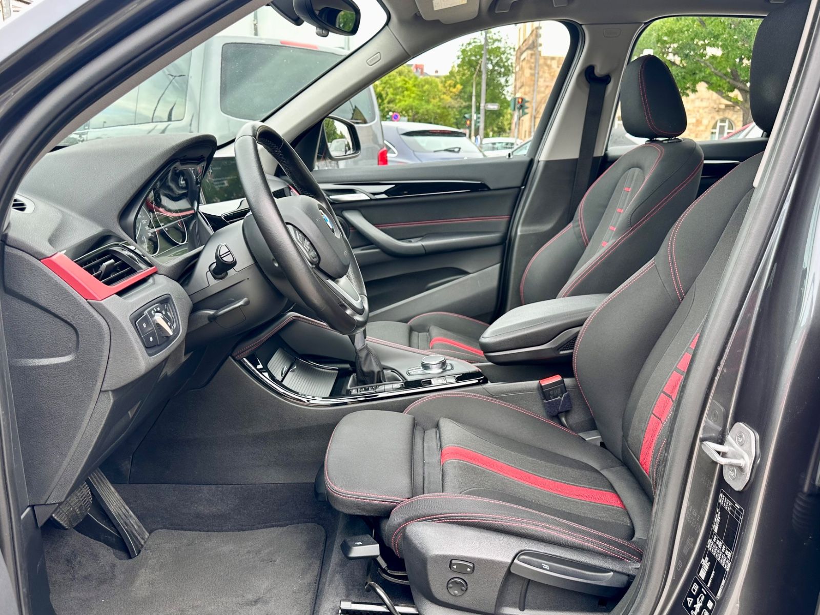 Fahrzeugabbildung BMW X1 xDRIVE 25 d SPORTLINE*HEAD-UP+AUTOM.+M.2017*
