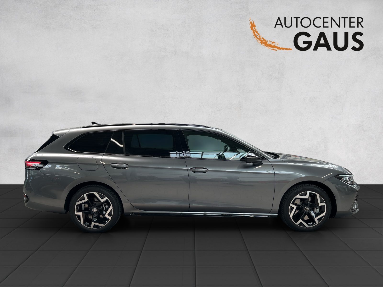 Passat Variant R-Line 1.5 TSI eHybrid AHK*Pano