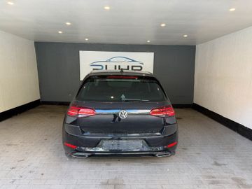 Volkswagen Golf - 6