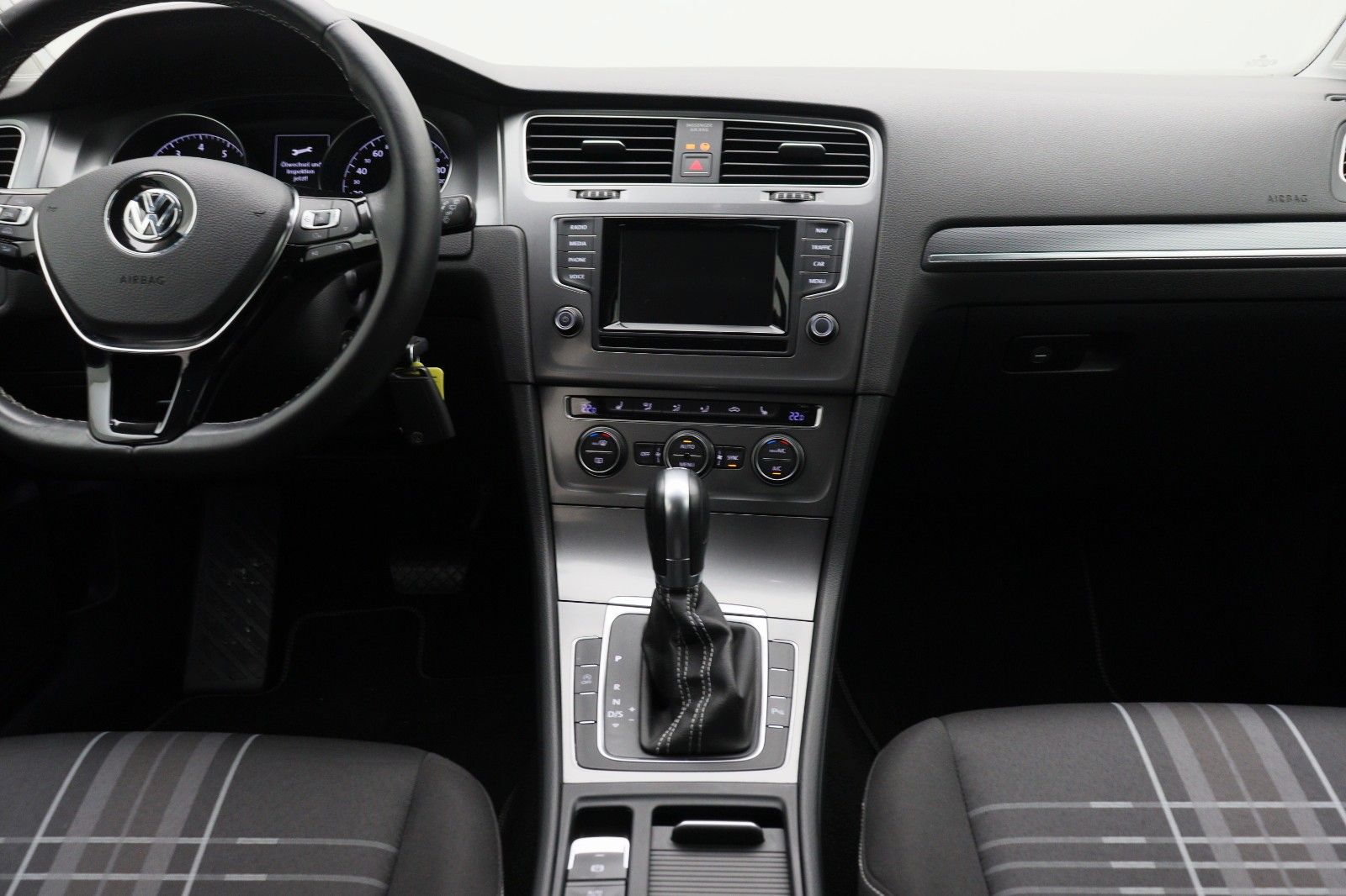 Fahrzeugabbildung Volkswagen Golf VII 1.4 Comfortline BMT DSG PDC NAVI