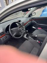 Toyota Scheckheft mit Winterreifen - Toyota Avensis in Köln