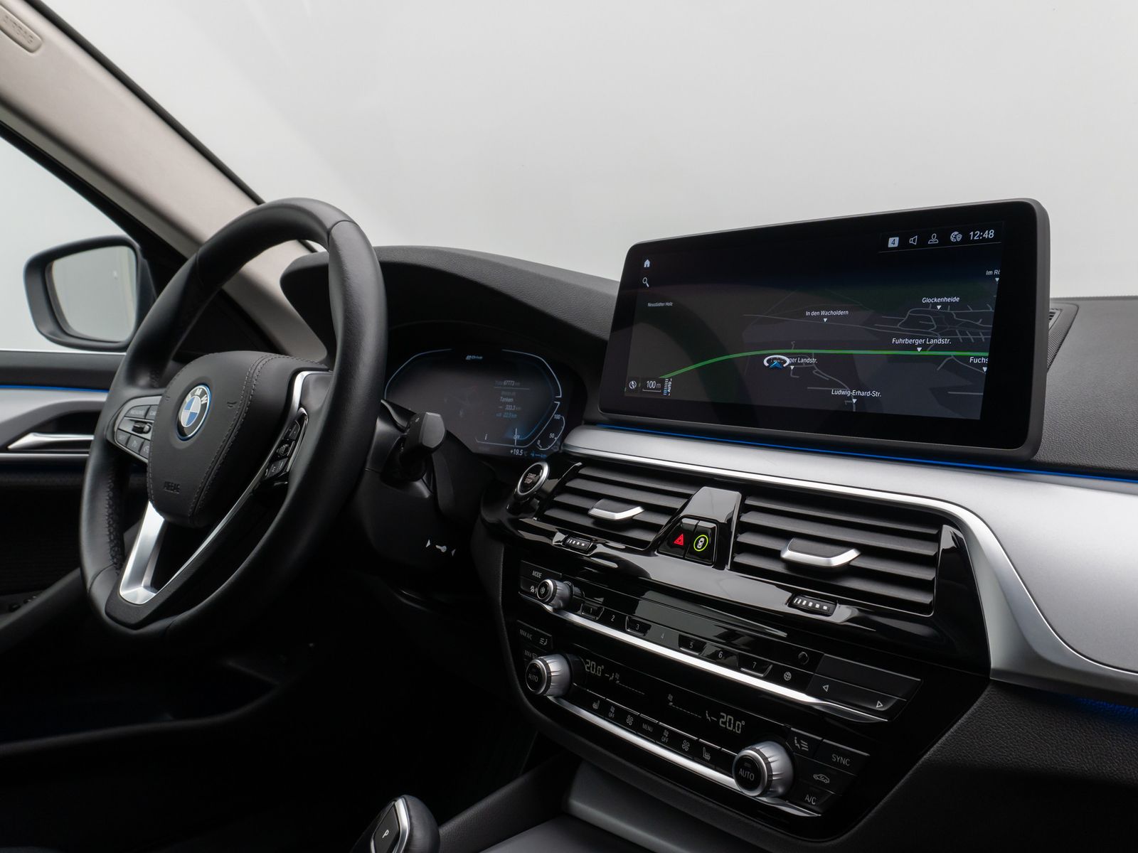Fahrzeugabbildung BMW 530e HUD DAB HiFi CockPitPro PDC Komfort Alarm
