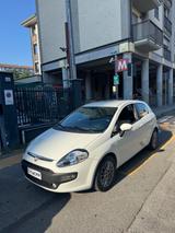 Fiat Punto Evo 1.4 77 cv Automatica Dynamic - Fiat Punto Evo mit Benzin-Antrieb: Automatik