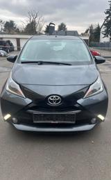 Toyota Aygo (X) 1,0-l-VVT-i x-play touch , TÜV neue, - Toyota Gebrauchtwagen in Frankfurt