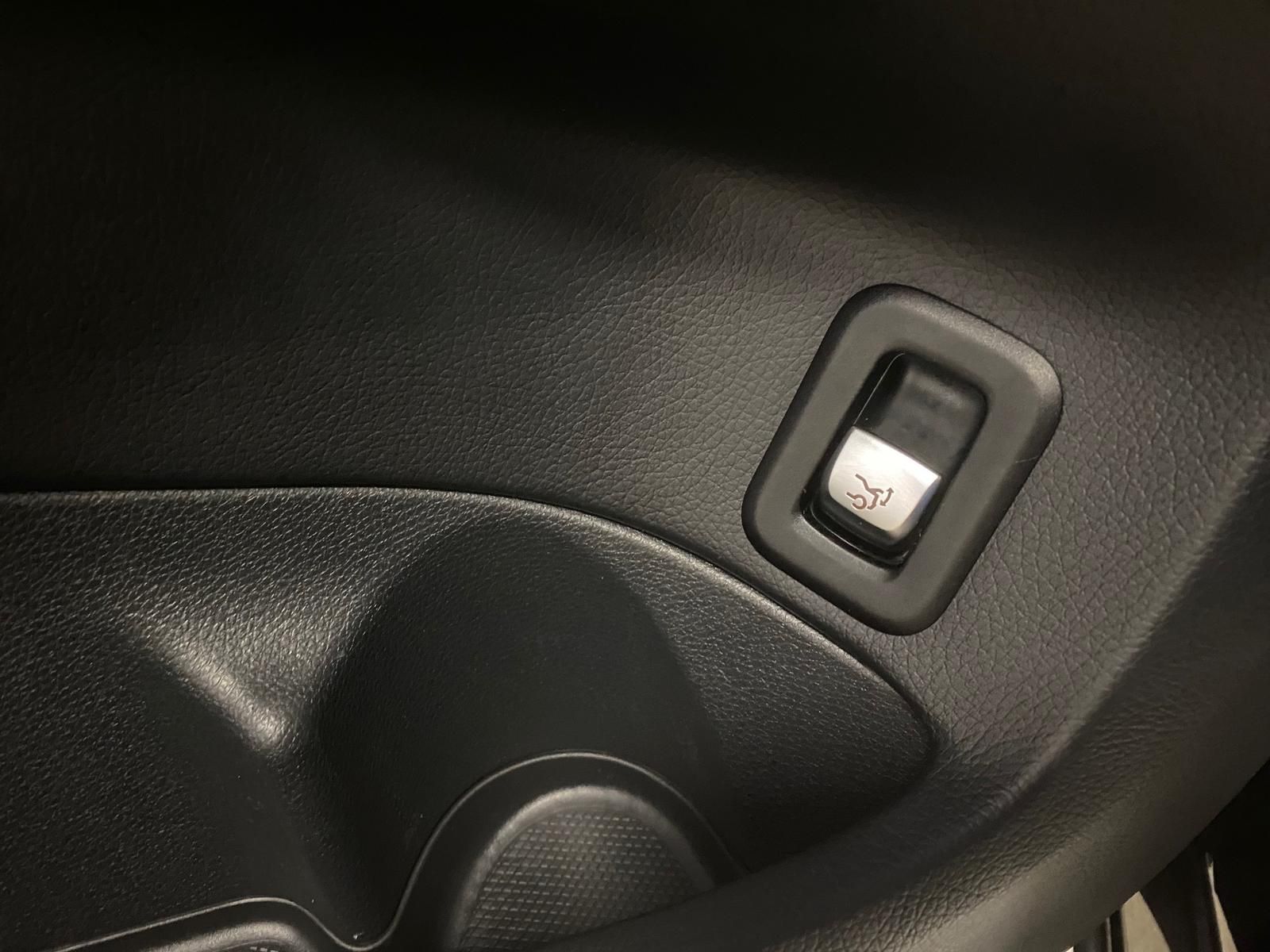 Fahrzeugabbildung Mercedes-Benz C 220 2.0 CDI Avantgarde+NAVI+AHK schwenk+KAMERA
