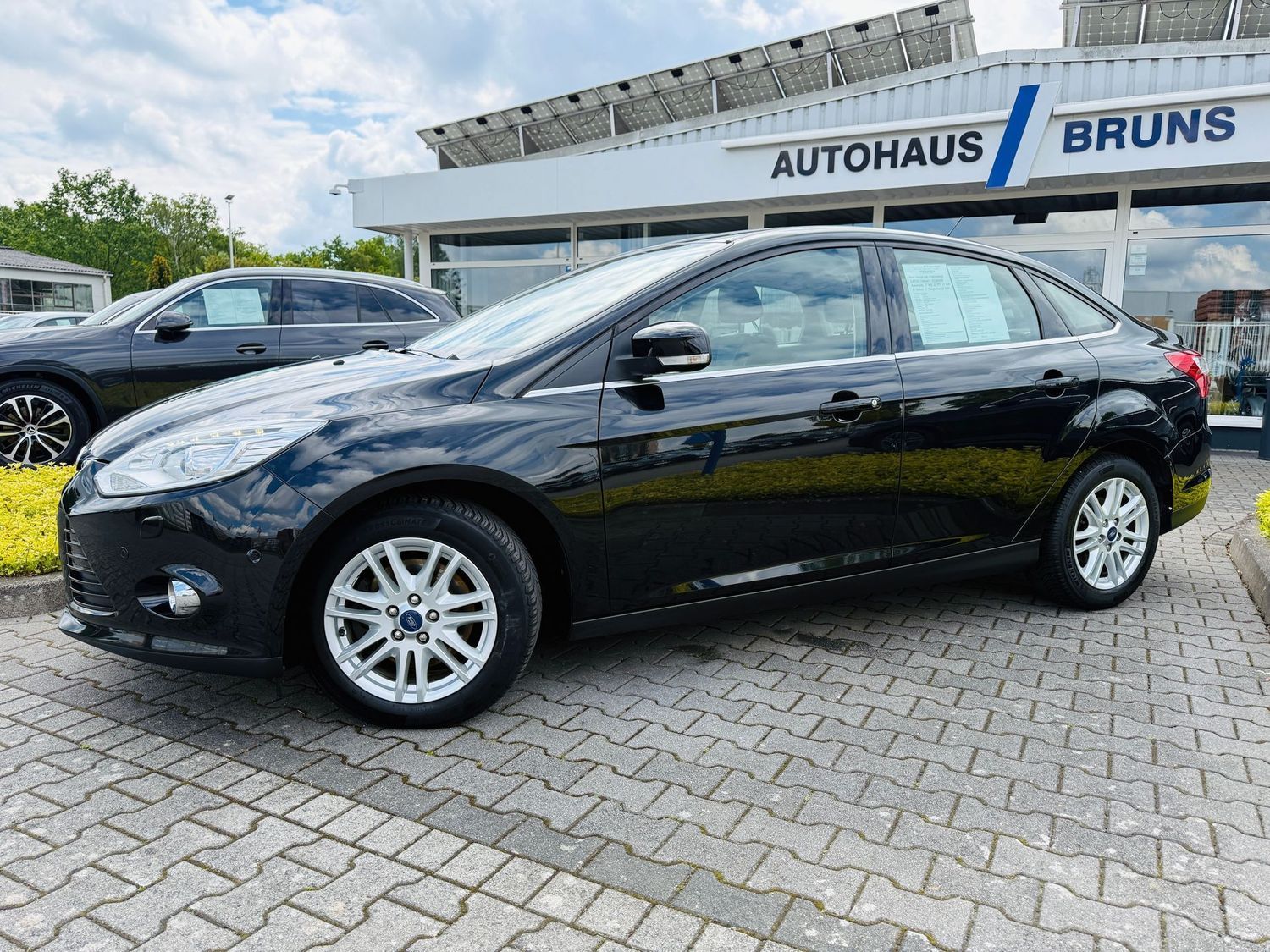 Fahrzeugabbildung Ford Focus 2,0 TDCi, TITANIUM, Automatik, Klima, PTS,