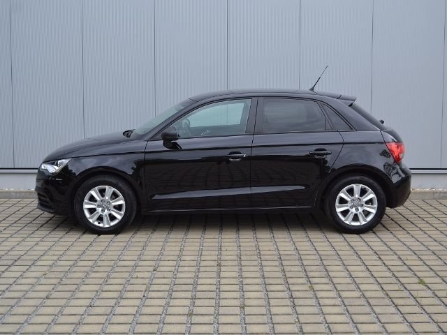 A1 Sportback 1.6 TDI S-tronic Attraction XENON/A