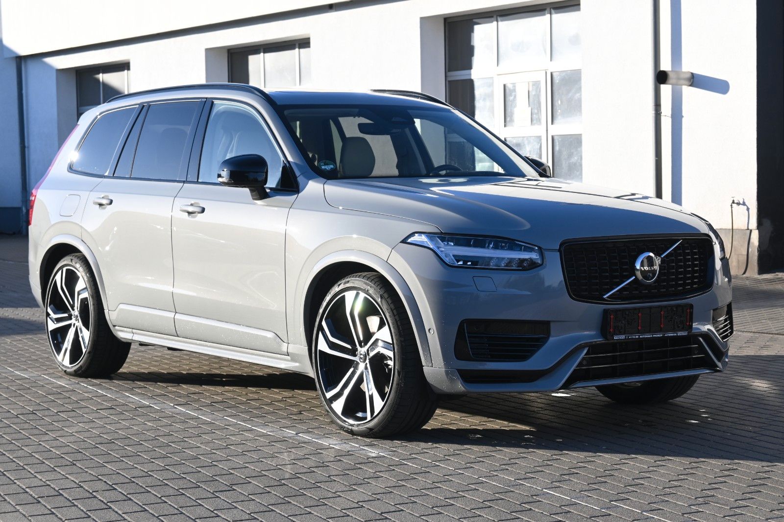 Fahrzeugabbildung Volvo XC90 T8 AWD Ultra Dark*360°*B&W*LUFT*HUD*ACC