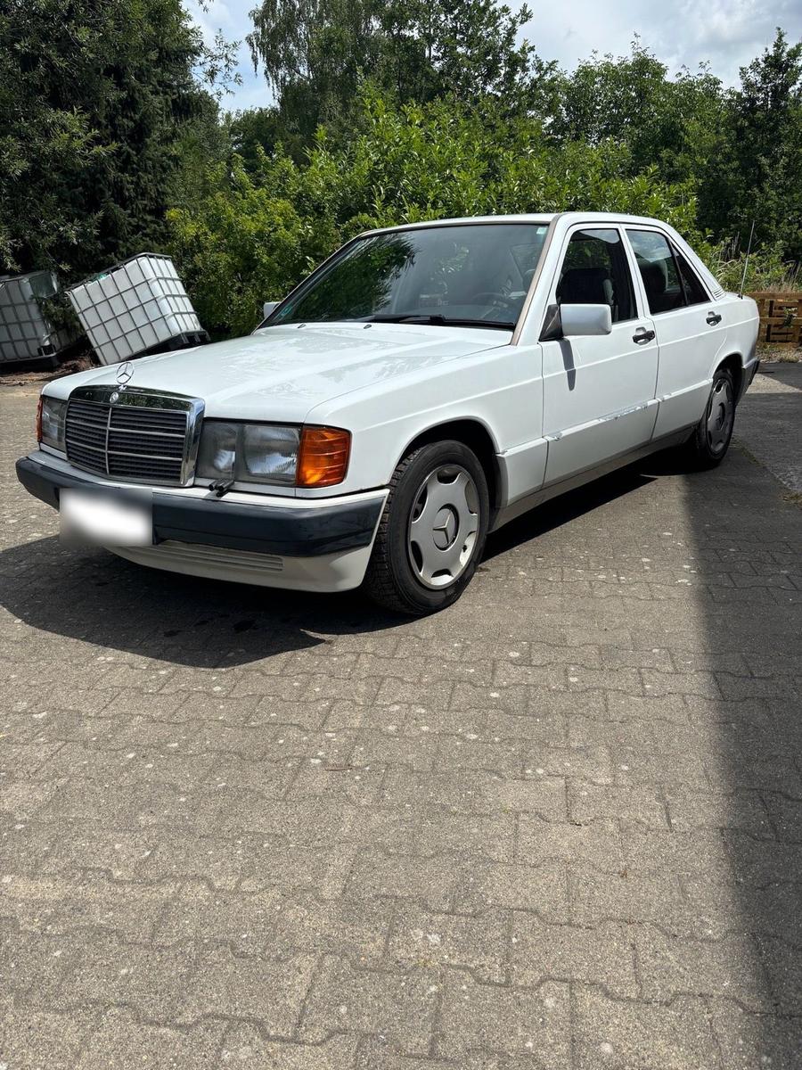 Mercedes-Benz 190