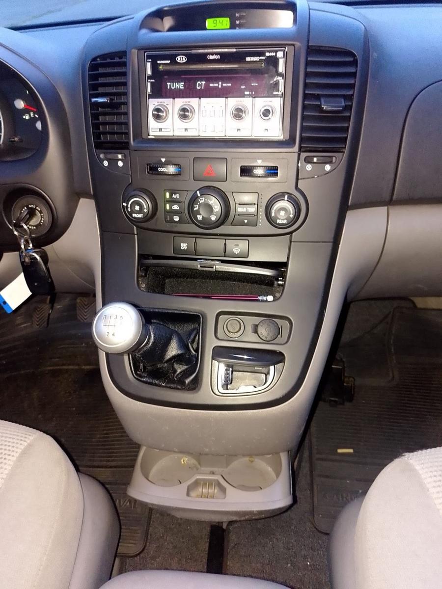 Kia Carnival 2008 — photo 5