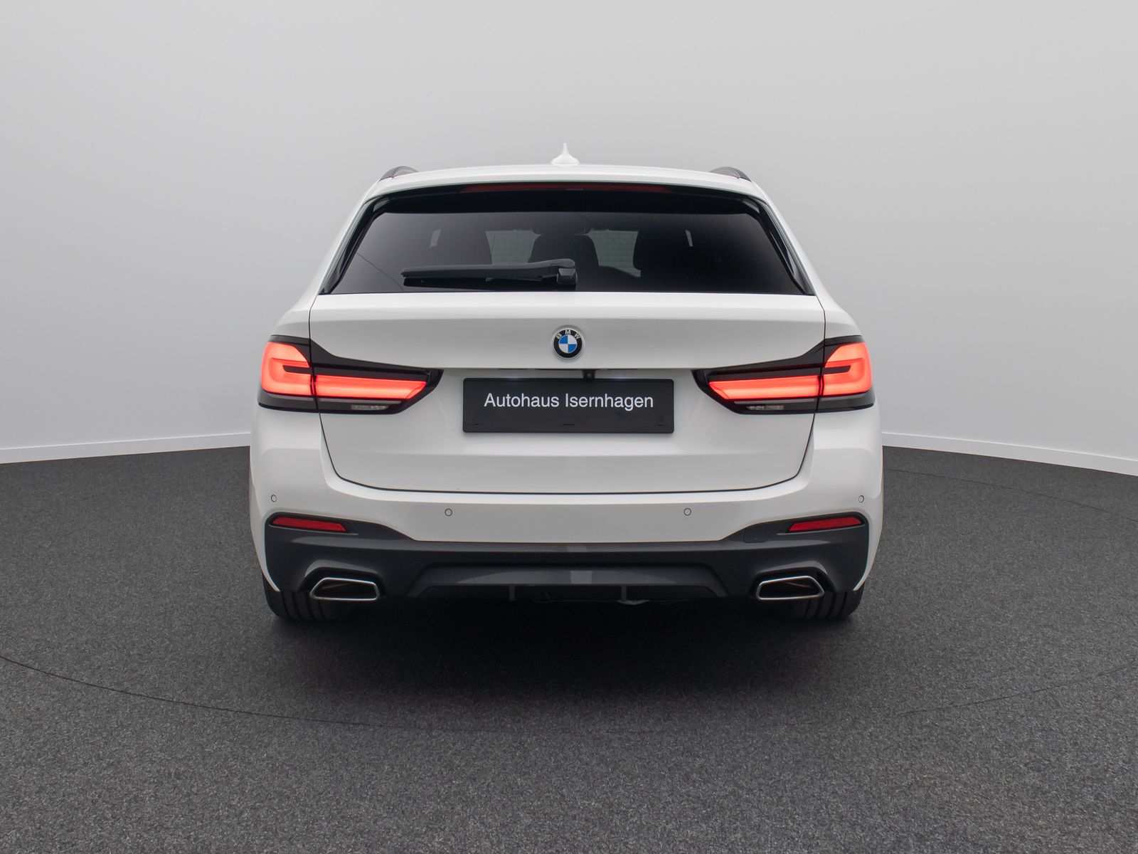 Fahrzeugabbildung BMW 520d M Sport Kamera HUD HiFi AHK Stop&Go Alarm