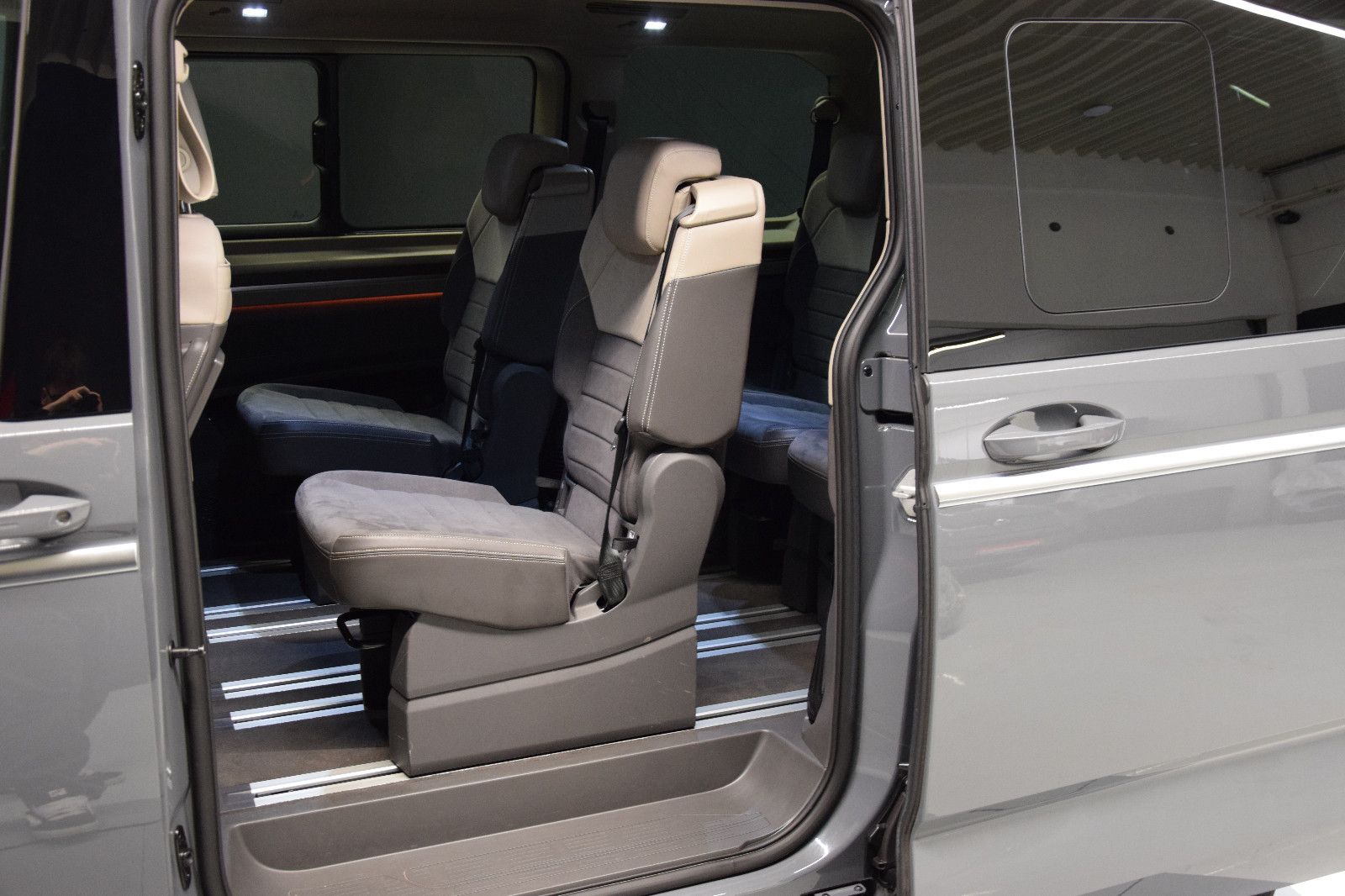 Fahrzeugabbildung Volkswagen T7 Multivan Style Easy Open ACC AHK Kamera 7-Stz
