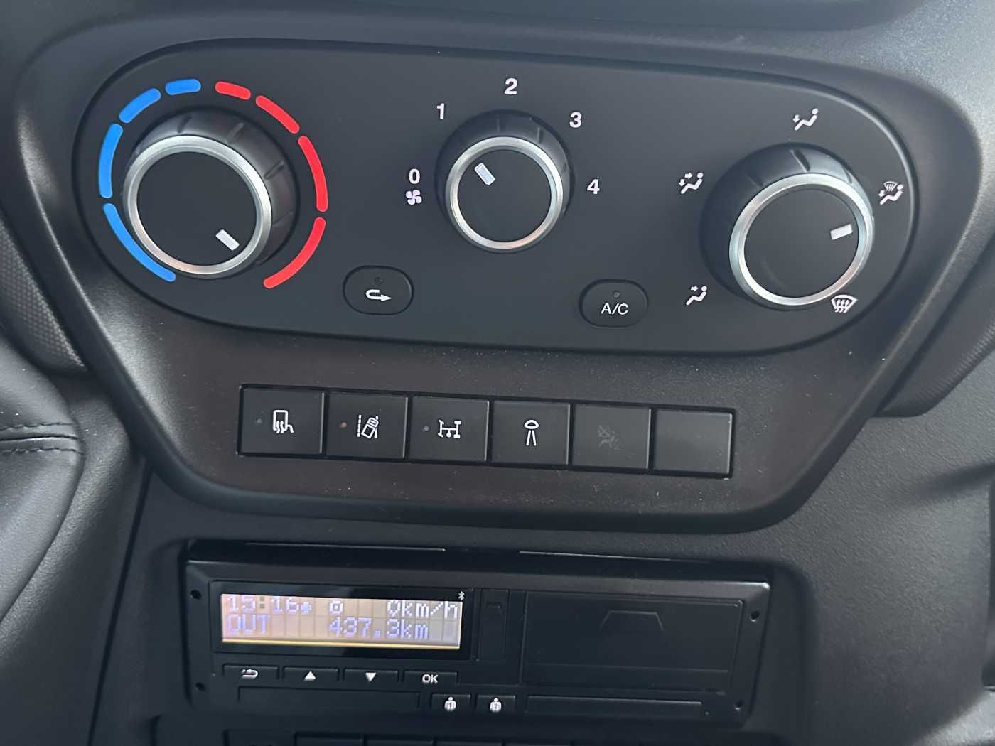 Fahrzeugabbildung Iveco Daily 70C18 3.0L *AHK*Klima*Werkzeugkast*