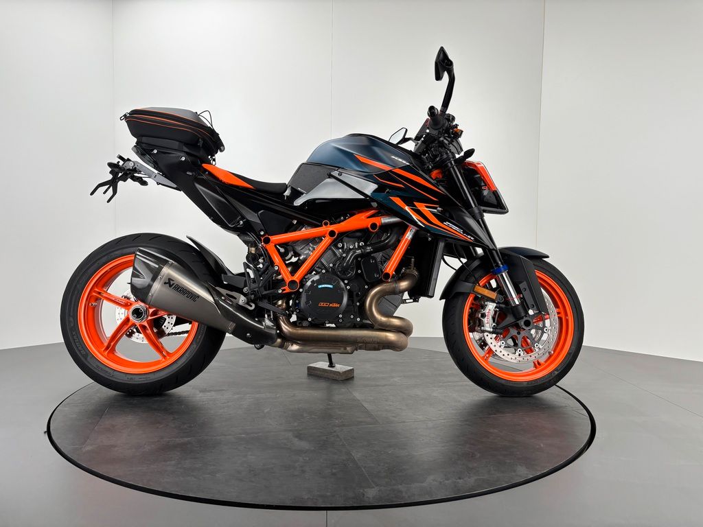 Fahrzeugabbildung KTM 1290 SUPER DUKE R EVO *TECHPACK *AKRA *POWERPART