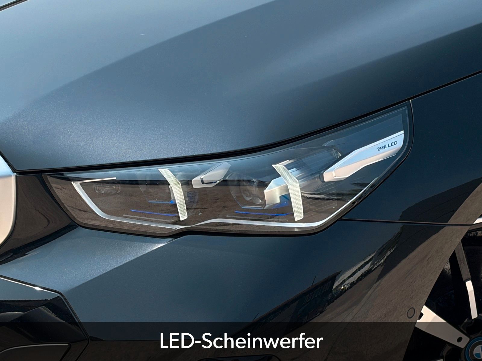 Fahrzeugabbildung BMW i5 eDrive40 Touring M Sport Shadow 360° B&W HuD