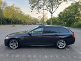 BMW 530d xDrive Touring M Sportp Keyl,Pano,Softc - BMW 530 Gebrauchtwagen Bmw530d