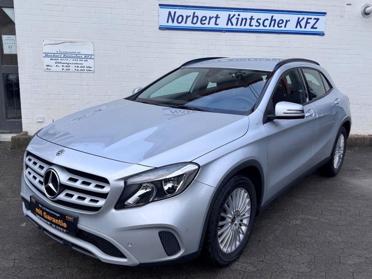 Mercedes-Benz GLA 180 Navi Klima ALU Einparkhilfe