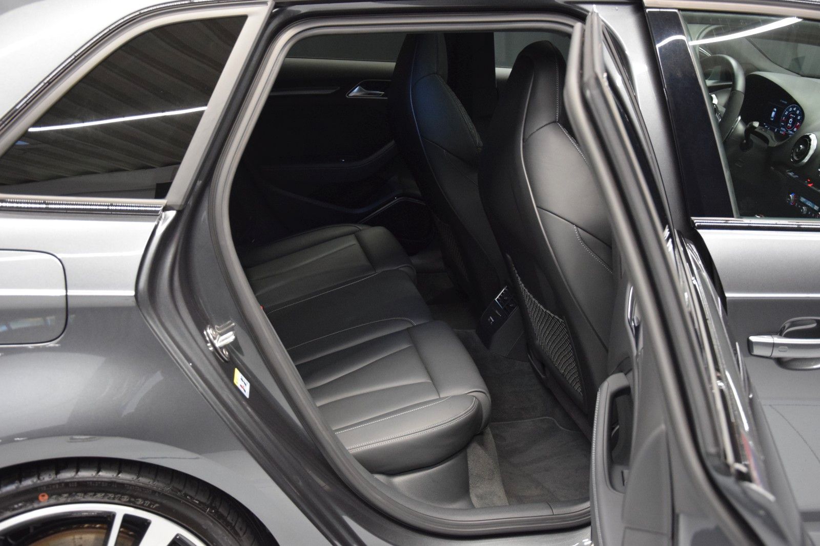 Fahrzeugabbildung Audi RS3 Sportback 2.5 TF quattro Pano B&O Schale ACC