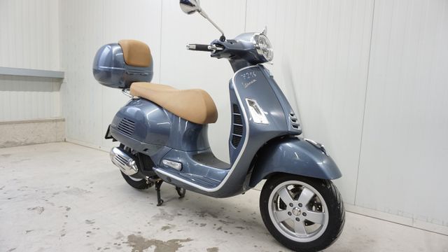 Vespa 125 GTS i-Get *Top Case*