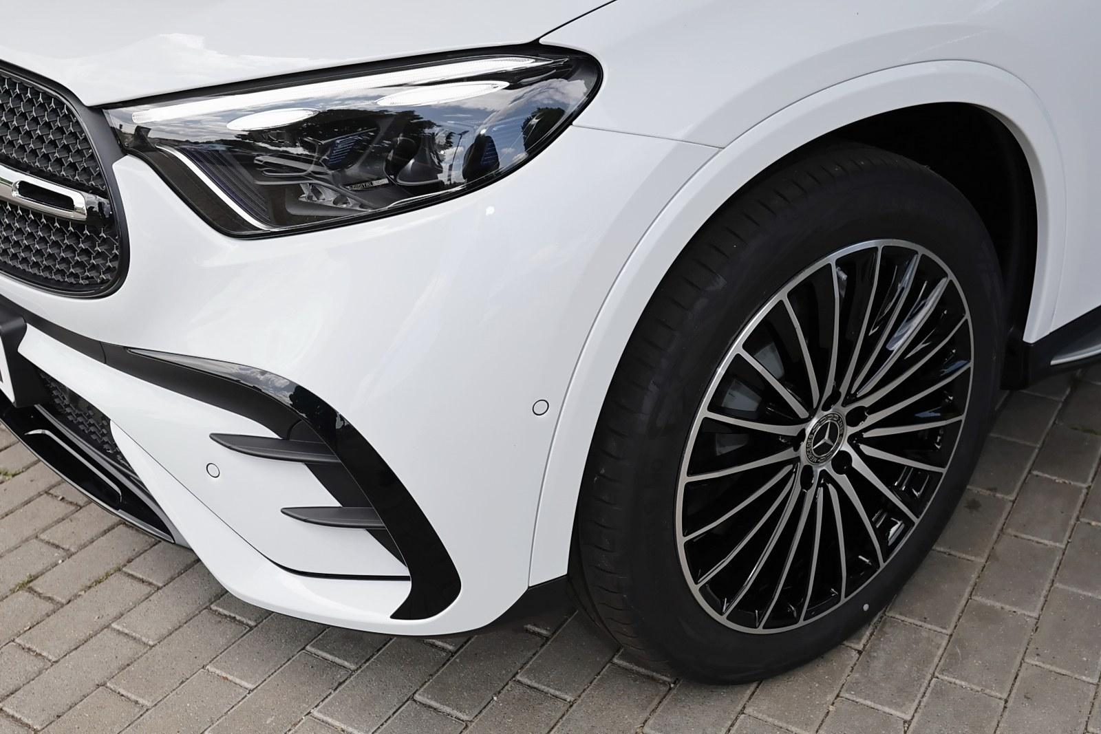 Mercedes-Benz GLC 300 d 4M AMG MBUX+360°+DIG-LED+Pano+AHK+Nigh